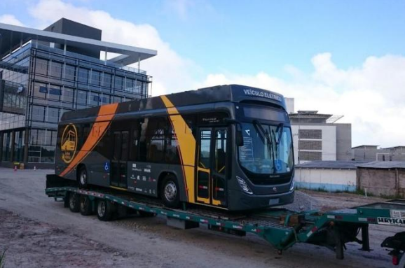 Foto: Instituto Ideal / Divulgação O ônibus deve entrar em operação nos próximos dias e fará o trajeto entre o Campus da UFSC e o Sapiens Park, na Cachoeira do Bom Jesus