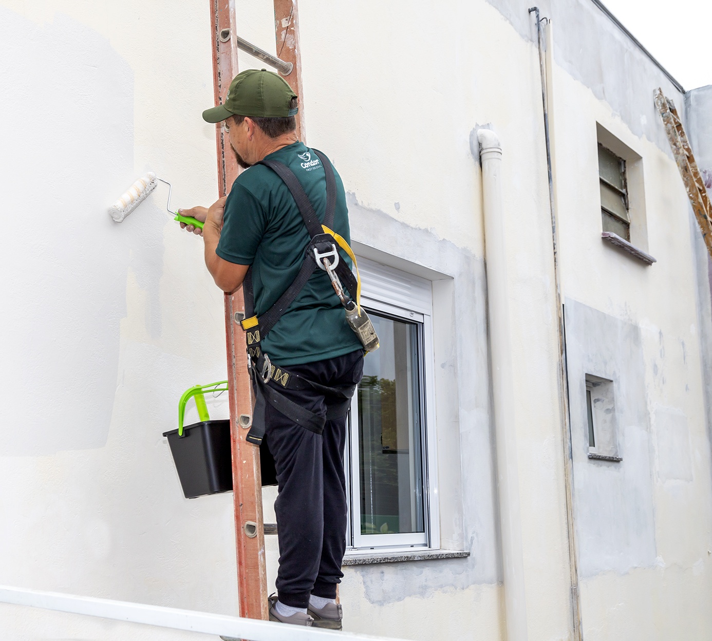 REVITALIZAÇÃO DA FACHADA DO HOSPITAL  TEM PARCERIA DA CONDOR E SHERWIN-WILLIAMS